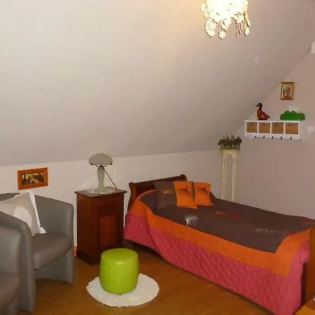 Jardin Du Levant Bed & Breakfast Combourg