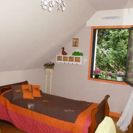 Jardin Du Levant Bed & Breakfast Combourg